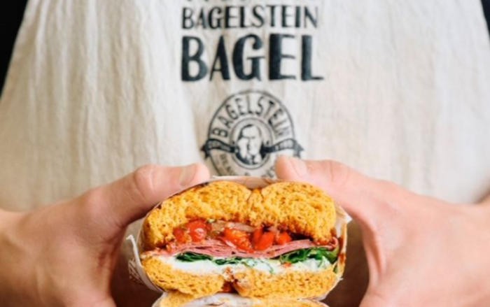 Bagelstein propose des visites de son laboratoire aux candidats à la franchise