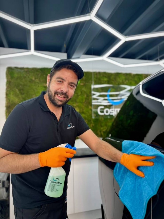 Un entrepreneur engagé pour un avenir plus vert avec CosmétiCar Libourne !
