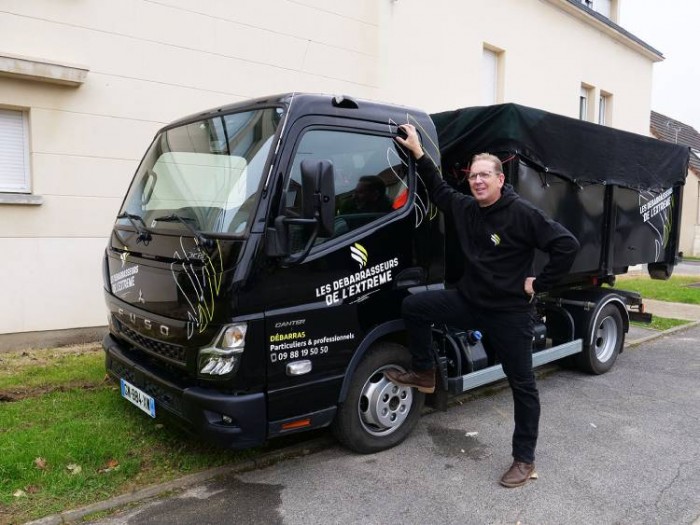 Débarras, recyclage et solidarité : le pari réussi de Thomas B. avec Les Débarrasseurs de l’Extrême