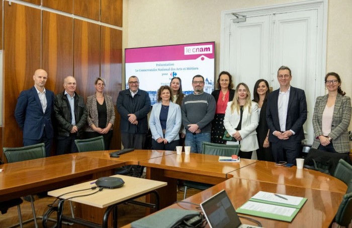 Carrefour Proximité forme ses futurs franchisés avec le CNAM pour accélérer l’entrepreneuriat local