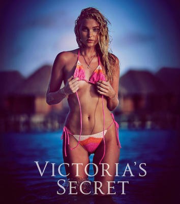 Victoria s Secret d barque au Forum des Halles Paris