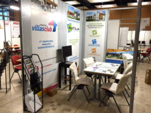 stand AST groupe avec les matques Villas Club et Natilia