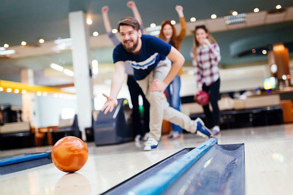 Ouvrir un bowling : c'est possible avec la franchise !