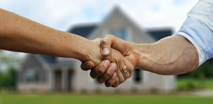 Reconversion professionnelle : comment devenir agent immobilier ?